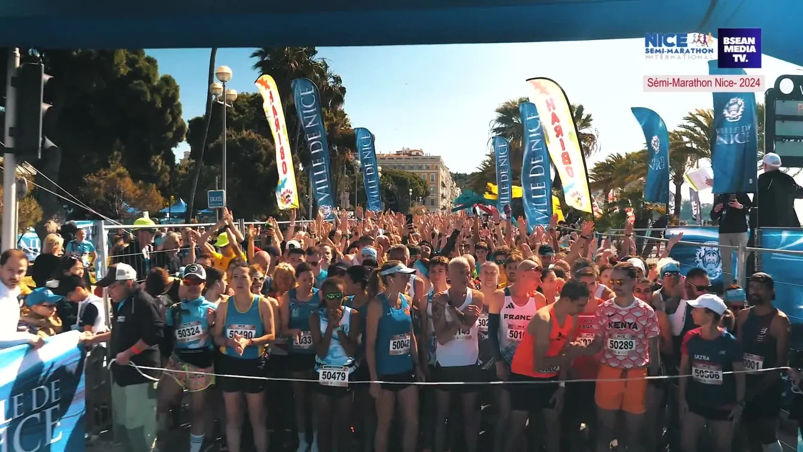 Public d’un événement sportif sur la promenade à Nice